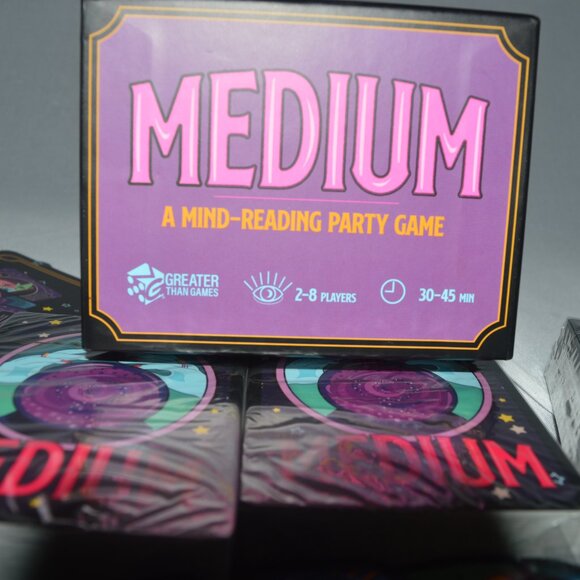 Medium mind reading party game ages 14+ 2-8 players - Picture 2 of 3